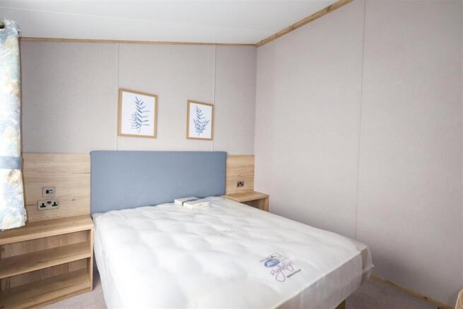 2 bed Park Home for sale Image 10