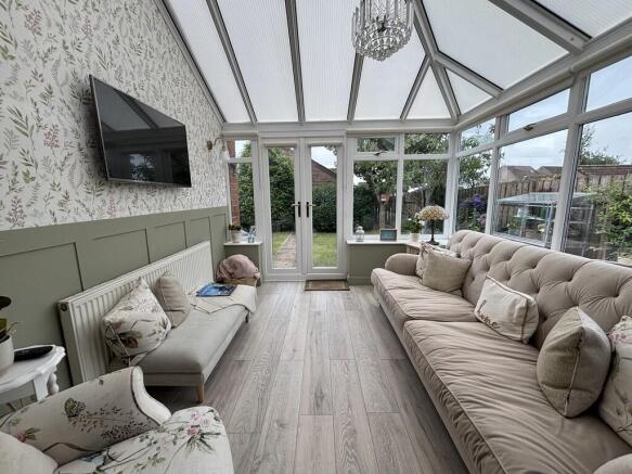 4 bed Detached for sale Image 9