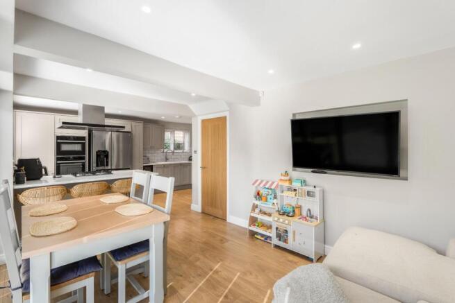 4 bed Detached for sale Image 5