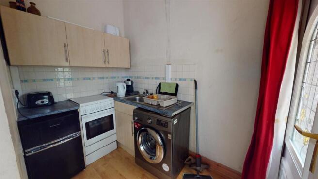 7 bed Semi-Detached for sale Image 7