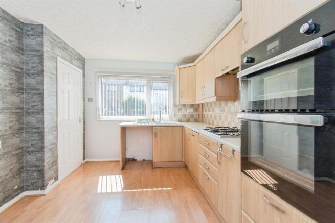 3 bed Semi-Detached for sale Image 9