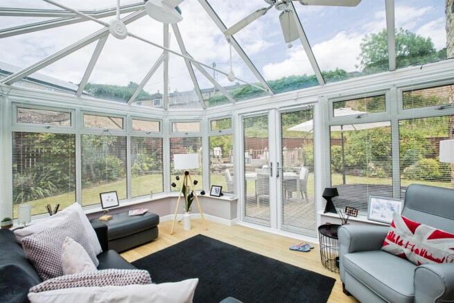 4 bed Detached for sale Image 6