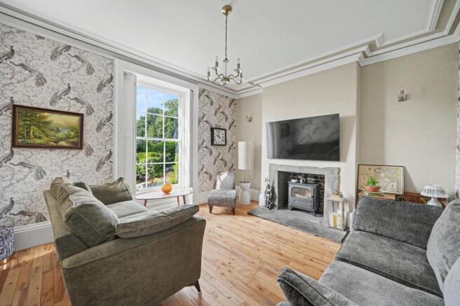 5 bed Detached for sale Image 4