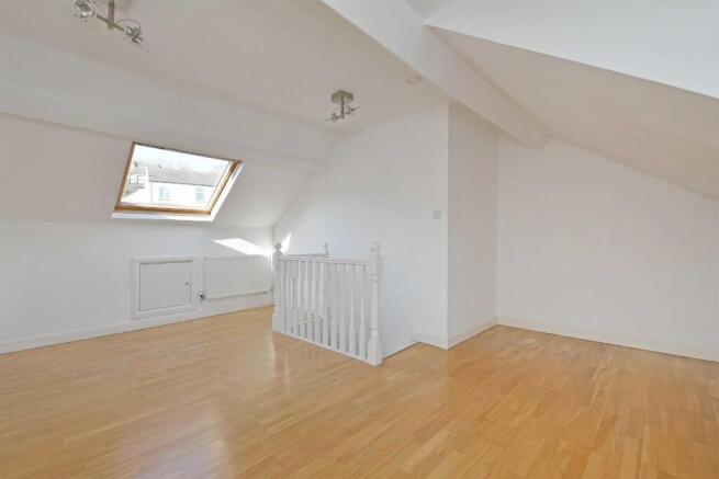 3 bed Terraced for sale Image 5