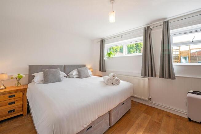 walnut-Bed5.jpg