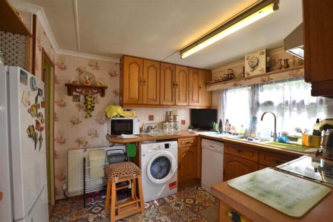 Kitchen 1.JPG