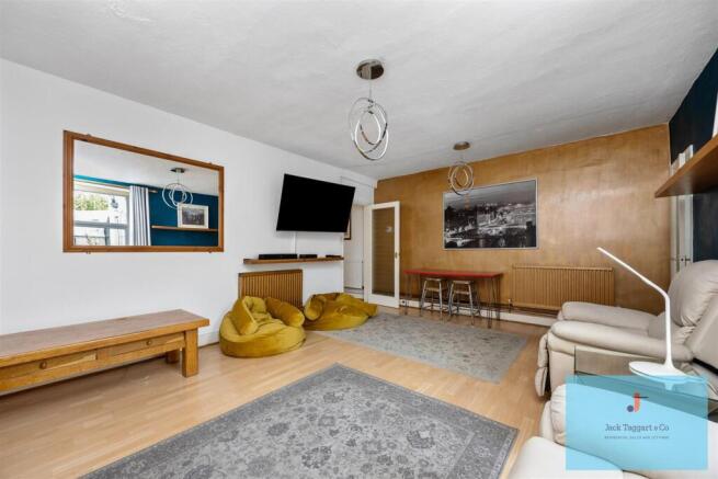 Westbourne Gardens, Hove photo 3