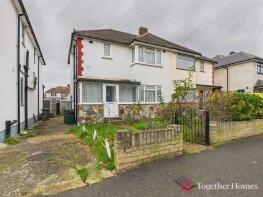 18, Laburnum Walk, Hornchurch RM12 5RL