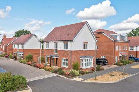 Christmas Crescent, Guildford, Surrey, GU3