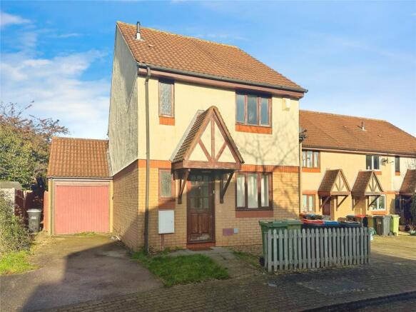 3-bed terraced on Trentishoe Crescent, Furzton, Milton Keynes, £300,000