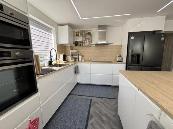 Beaney View, Swindon, Wiltshire, SN2 photo 4