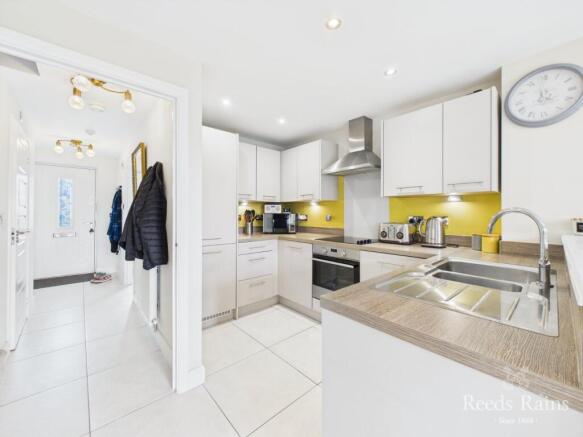 4 bed Semi-Detached for sale Image 5