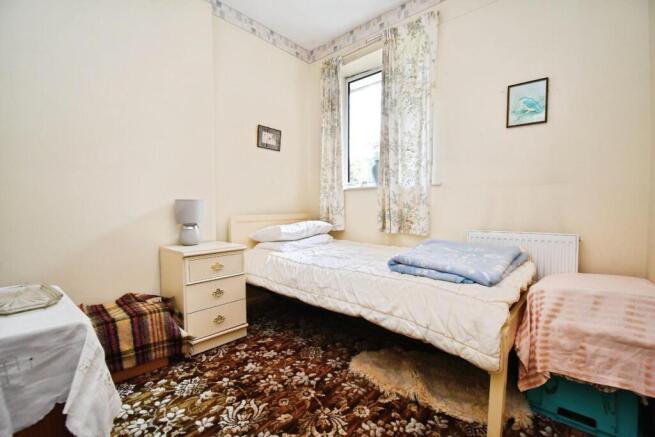4 bed Semi-Detached Bungalow for sale Image 11