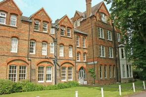 Flat 2, Camperdown House, Alma Road, Windsor SL4 3HQ