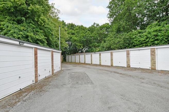 Garages 