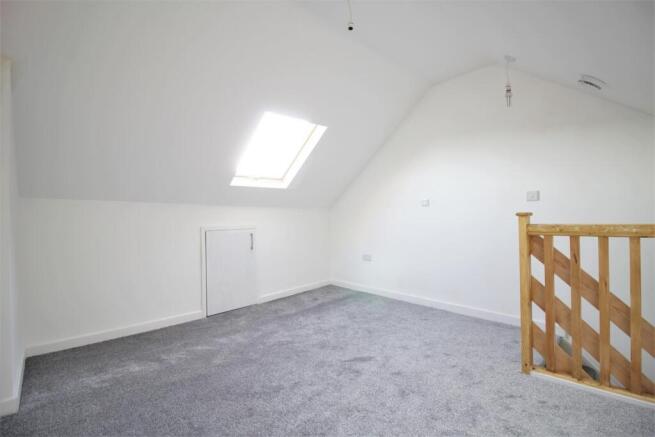 3 bed Terraced to rent Image 8