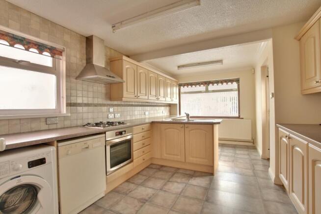 KITCHEN/BREAKFAST ROOM