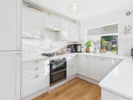 15, Pinewood Close, Gerrards Cross SL9 7DS