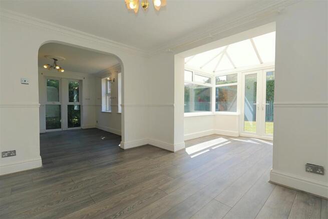 4 bed Detached for sale Image 8