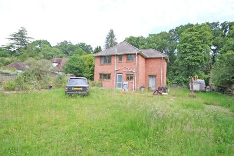 Fernhill Lane, New Milton, Hampshire, BH25