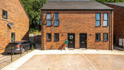Mara Drive, Oakmere, Northwich, CW8 2FT