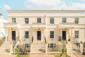 19, Beaufort Close, London SW15 3TL