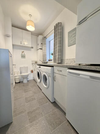 3 bed Semi-Detached for sale Image 6