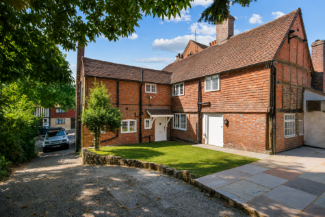 High Street, East Grinstead, West Sussex, RH19
