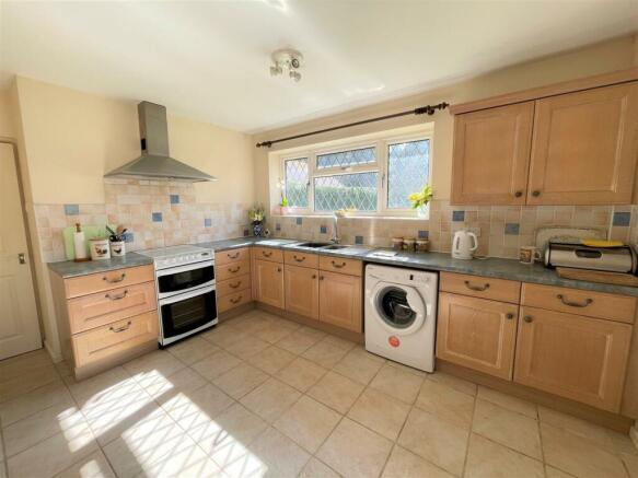 kitchen1.jpg