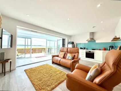 Hive Gardens 71 Chaddesley Glen, Sandbanks, BH13