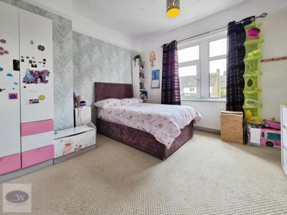 4 bed Semi-Detached for sale Image 12