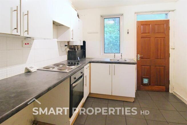 2 bed Terraced to rent Image 4