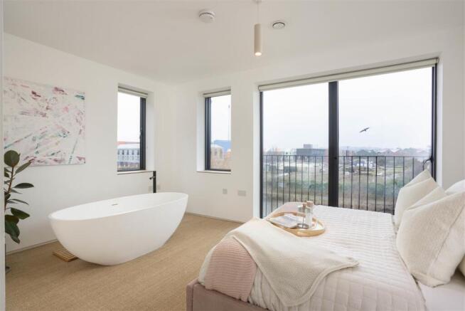3 bed Town House for sale Image 12