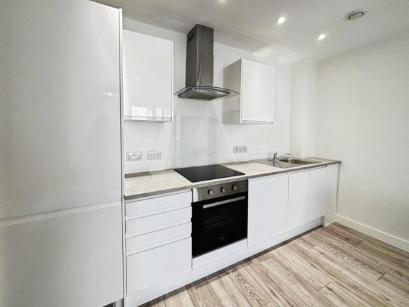 1 bed Flat to rent Image 4