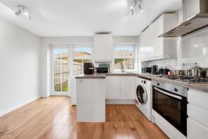 19, Finlay Gardens, Addlestone KT15 2XL