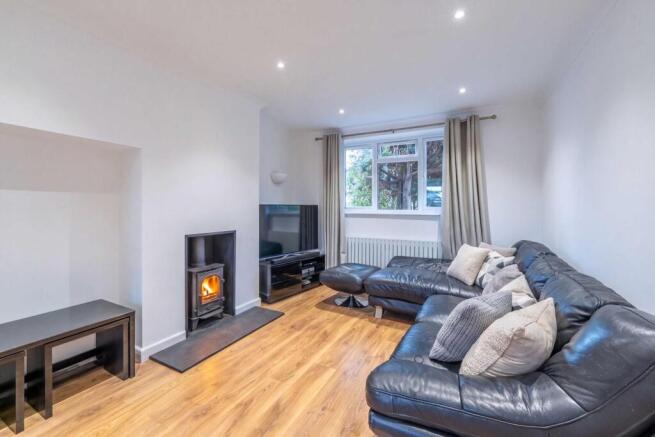 132 Southville Crescent Feltham TW14 8AW-4.jpg