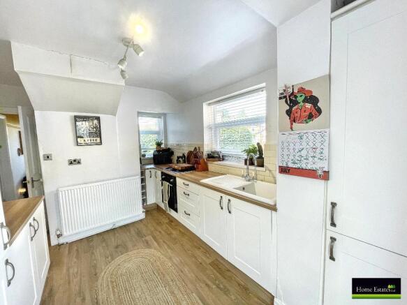 3 bed Semi-Detached for sale Image 8