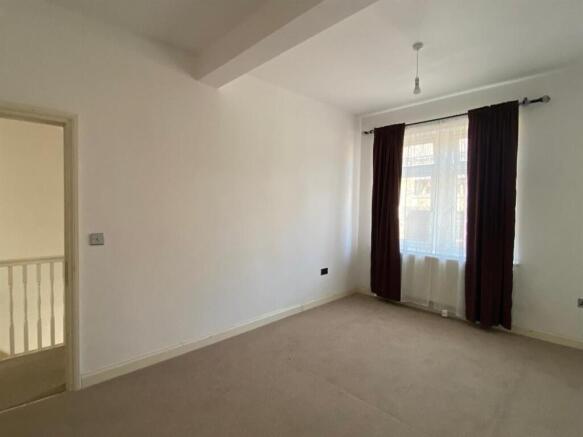 5 bed Terraced for sale Image 9