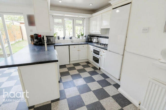 3-bed terraced on Kingsley Road, Hainault, £475,000