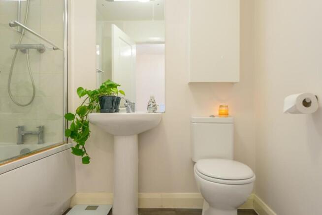 HCTACDER69 - Bathroom C.jpg