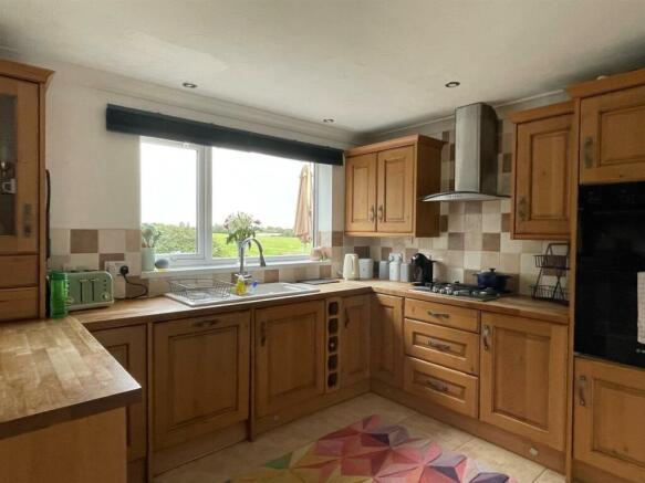 Kitchen1.jpg