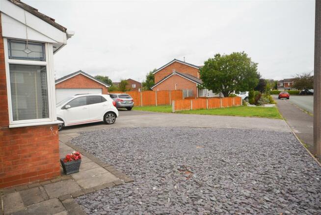 Front garden.jpg