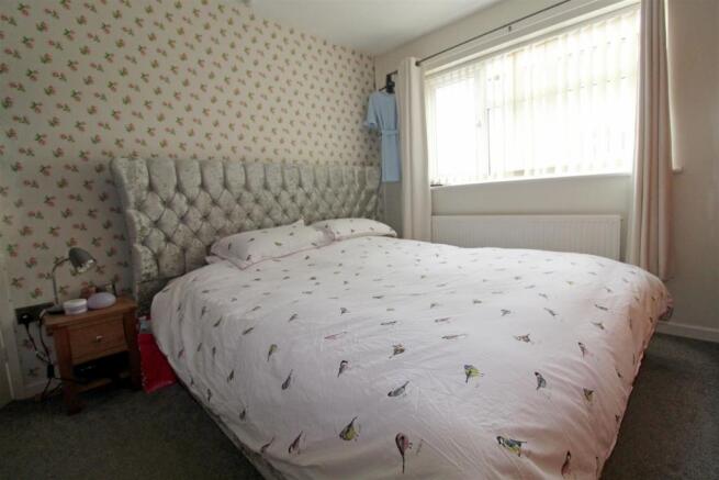 Bedroom 1.jpg