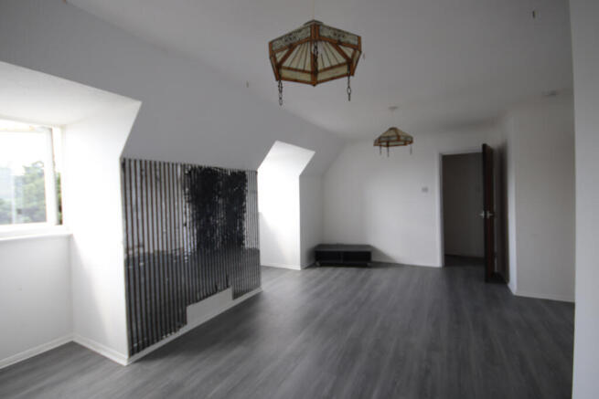 Coastal Living ¿ Spacious Three-Bedroom Flat wi