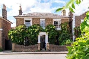 32, Hill Street, St. Albans AL3 4QT
