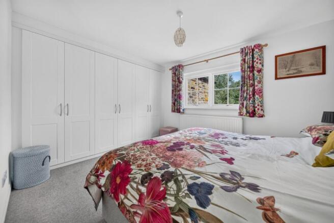 5 bed Detached for sale Image 10