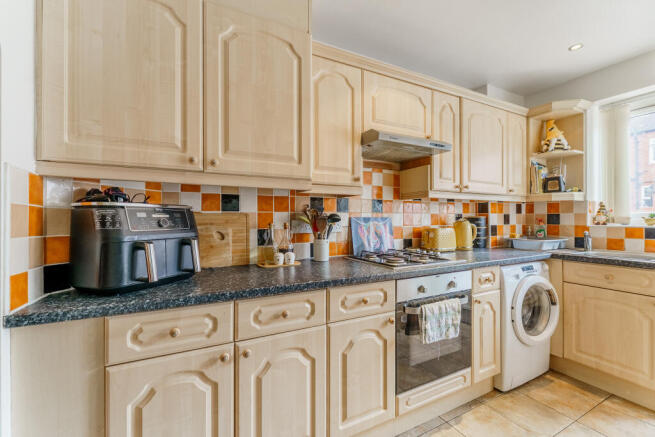 3 bed Terraced for sale Image 9