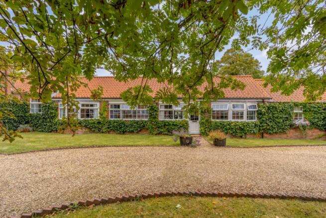 Horseshoes (Tytton Court)-9