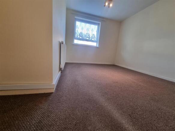 BEDROOM 1.jpg