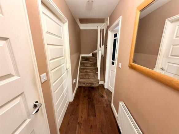 3 bed Semi-Detached for sale Image 9